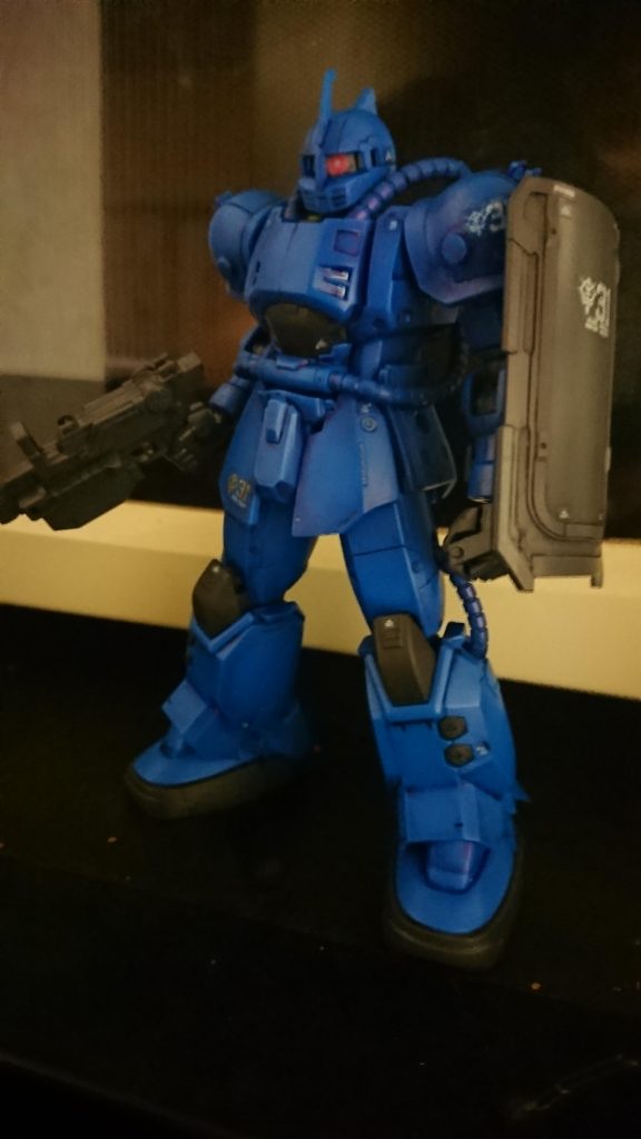 リアルタッチマーカーで濃淡を入れました。