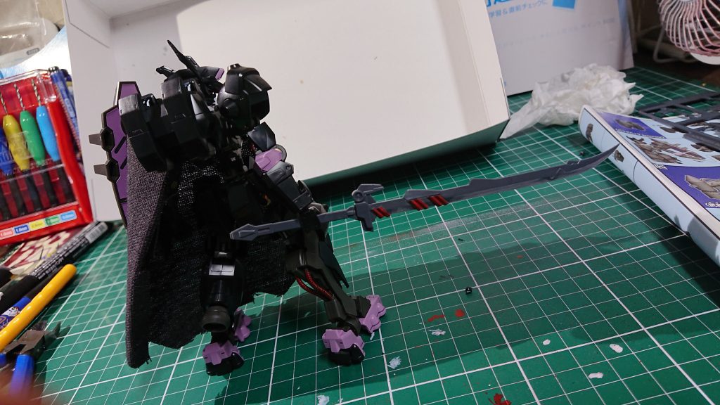 こんな感じで背中で語る!みたいなメカが好き。