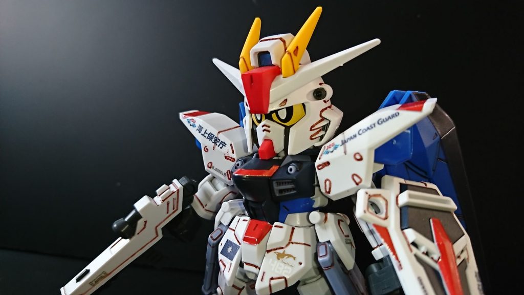 両肩に自作品をマーキング