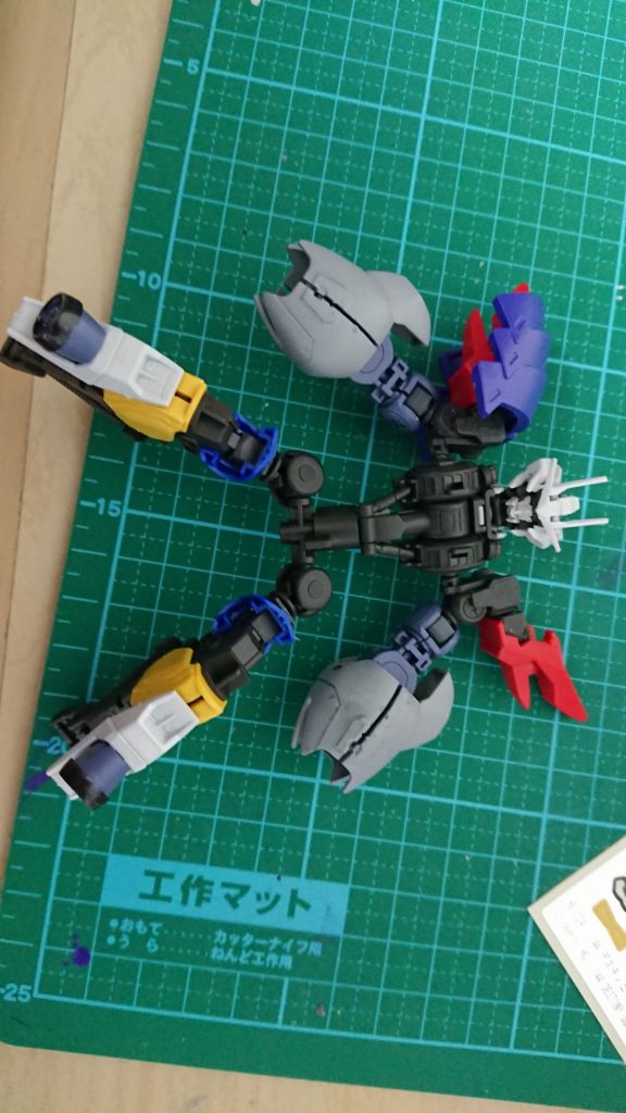 開き直ってゴツい機体になりました。