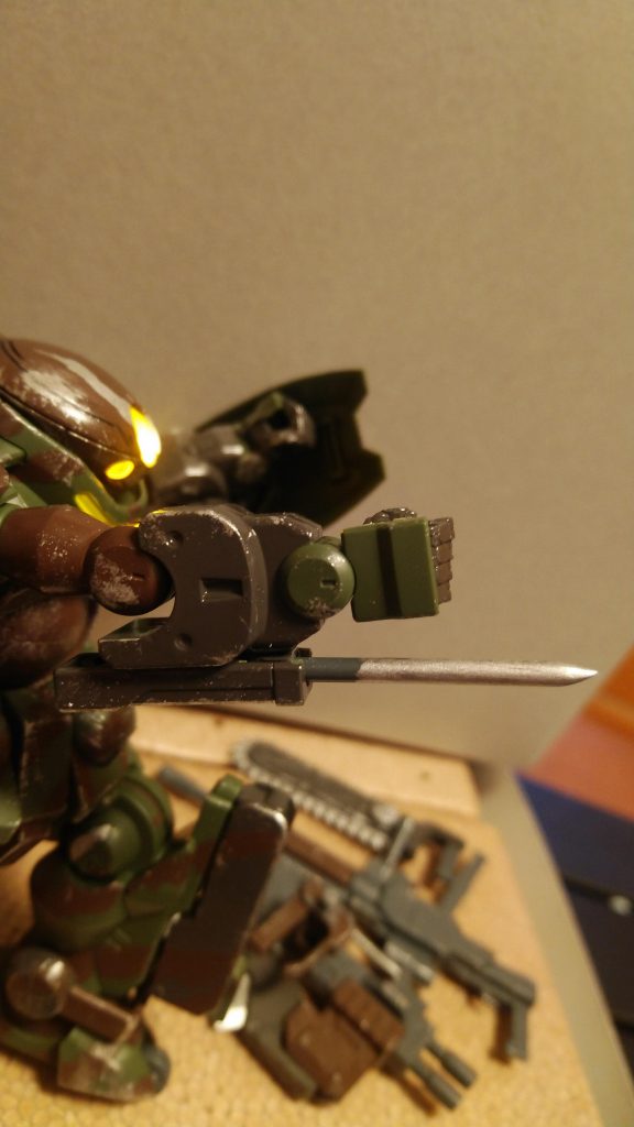 パイルバンカーは僅かに伸びますが、根元の色を塗り忘れたり。