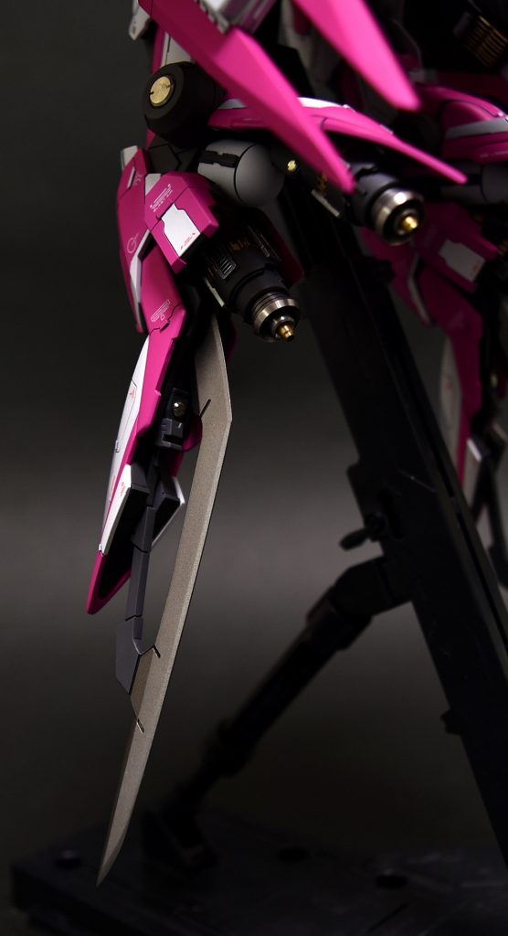 足裏を塞ぎ、ブレードを大型化。