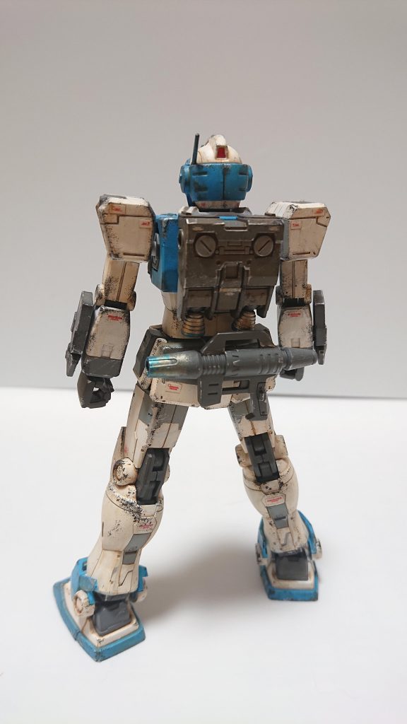 背面ショット
撮影中、倒れかけた所を受け止めようとした時に長い方のアンテナがポキリ……