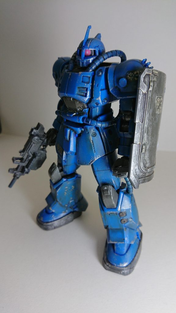 シルバーで塗装ハゲを入れました。