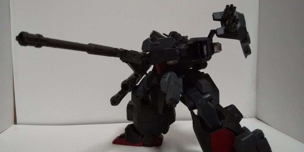 ・デモリッションガン:ガンハウザー
この形態のデモリッションガンは、
基本的に使用される事が少ない。
理由としては、威力が高すぎるが為に
危険なのが挙げられる。