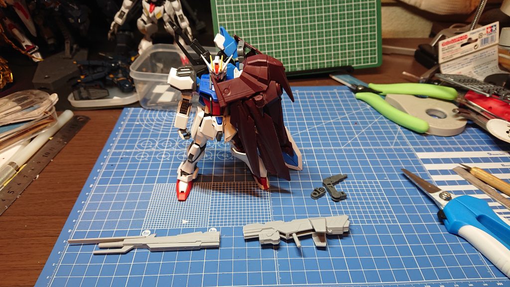 パーツ切断
バランス調整しまとめていっています