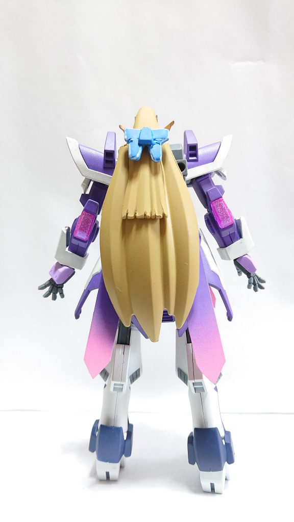 後ろ　トレードマークのリボン