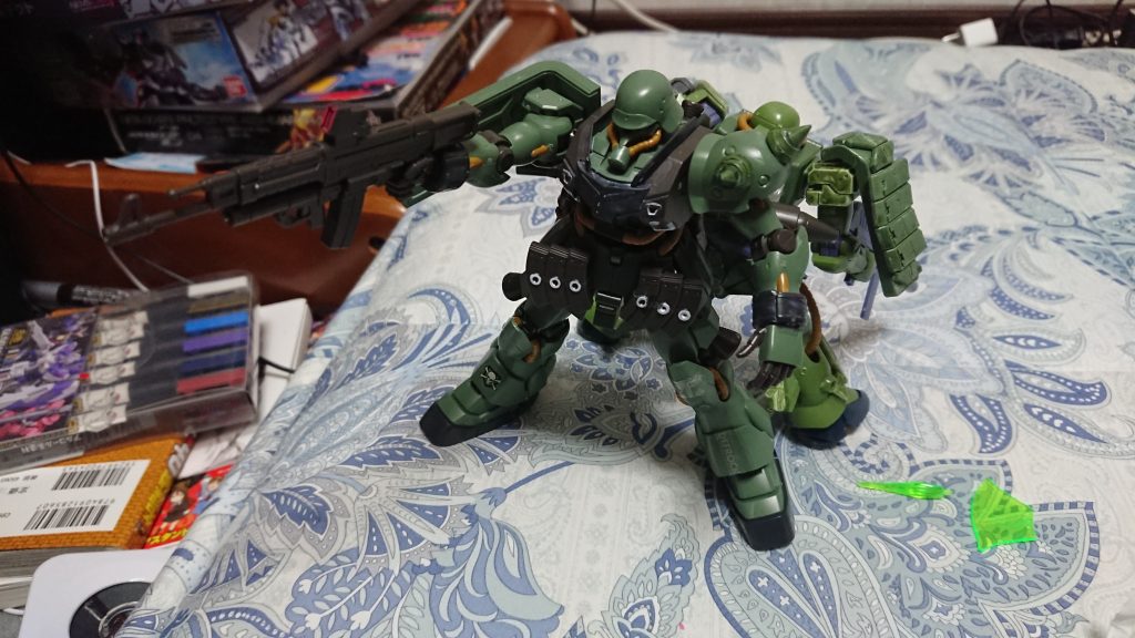 同じジオンチームのザクII改と。
デカっ!!