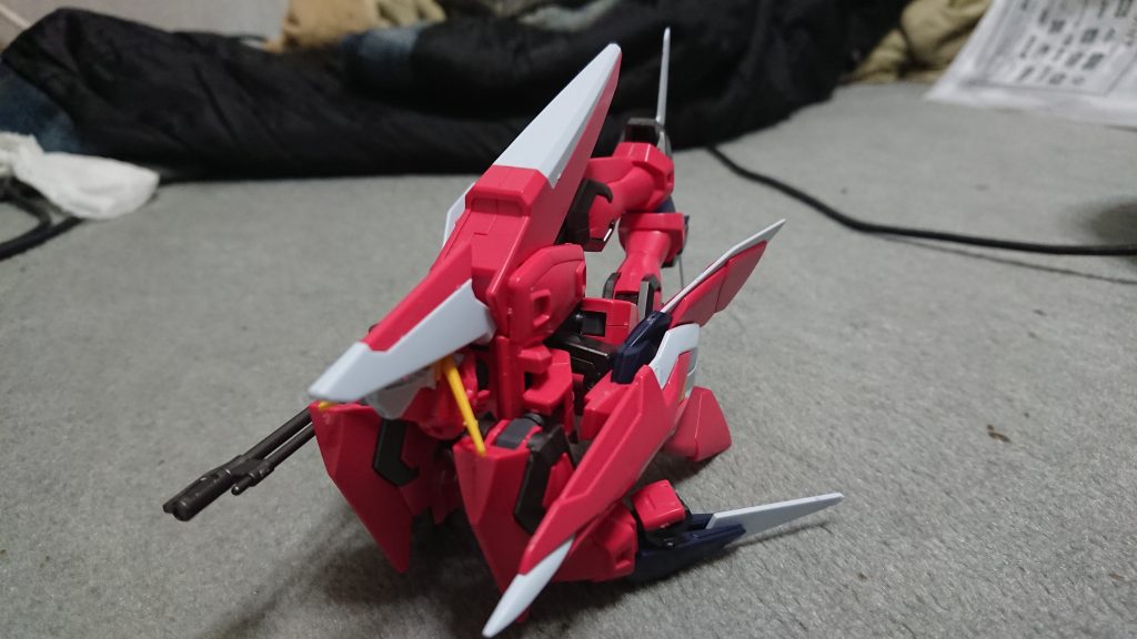 この形態では、スキュラの使用ができないため、戦闘力が低い。また、ビームライフルは水中では使用できなかったため、武器は皆無に等しい。つまり、欠陥機。