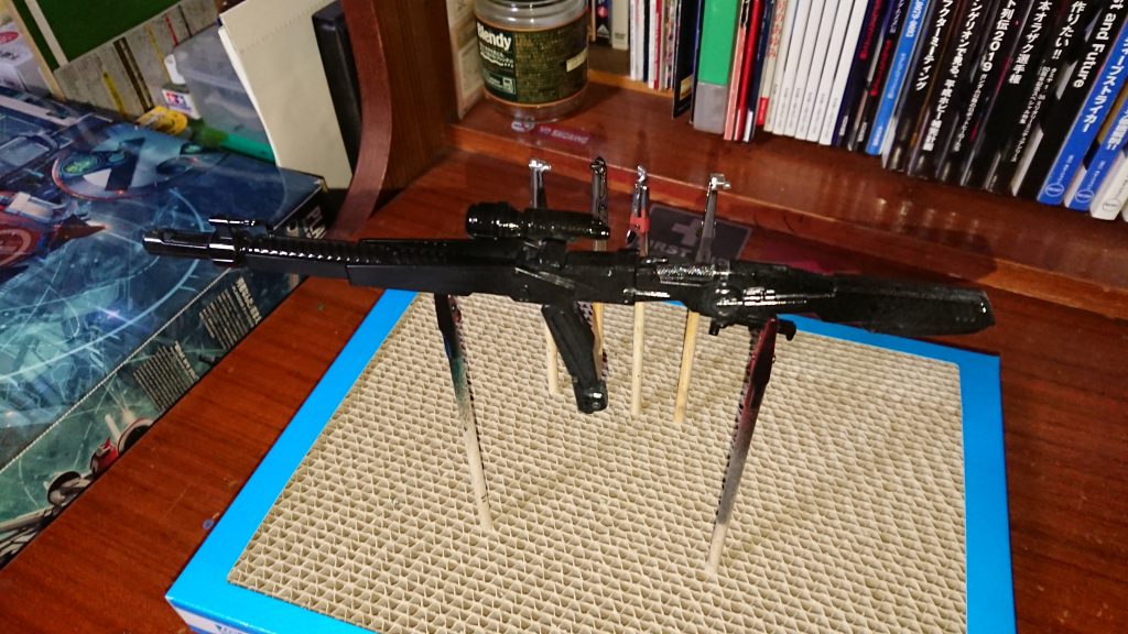 武器の塗装終了(ビームスマートガン、カメラアイ、)