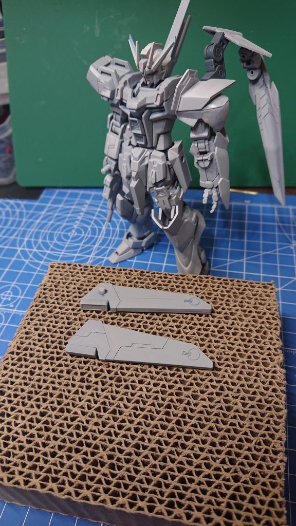 サフチェック
スジボリし、サフ、はみ出たスジボリ直してサフと繰り返していました