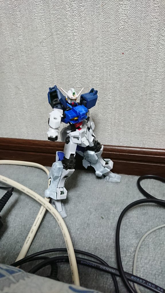 戦闘時、敵の武装を奪うことが多い。
また、地上戦に特化しているが、宇宙でも使用できる。