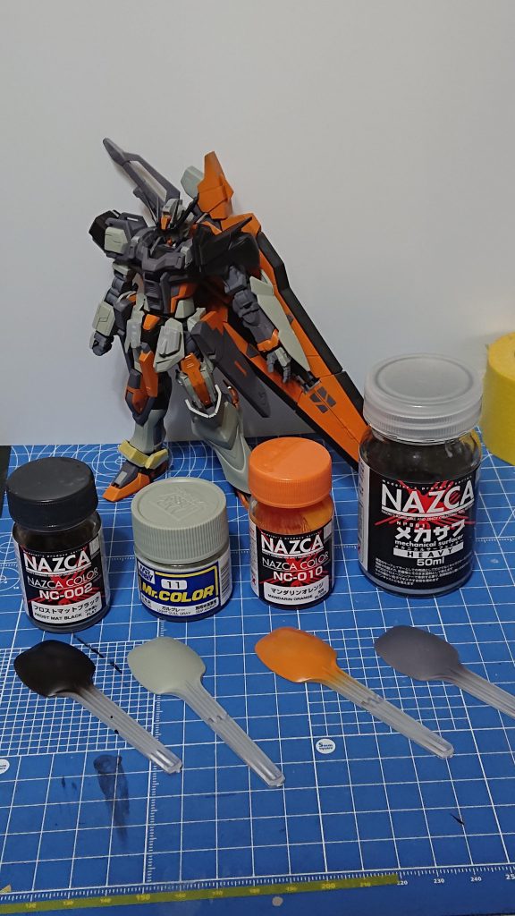 今回の主な使用カラー
左から
フロントマットブラック
ガルグレー
マンダリンオレンジ
メカサフヘビィ
以上になります。
ネオジウム磁石活用とプラ板加工
スジボリの挑戦、細かいマスキングによる塗り分け・リタッチ、デカール貼りと
楽しく作ることができました。より良い作品を作れるようにブラッシュアップしていきます!
最後まで閲覧して頂きありがとうございました!
気軽にフォロー、コメントもらえれば嬉しいです(^^)
それでは良いガンプラライフを!