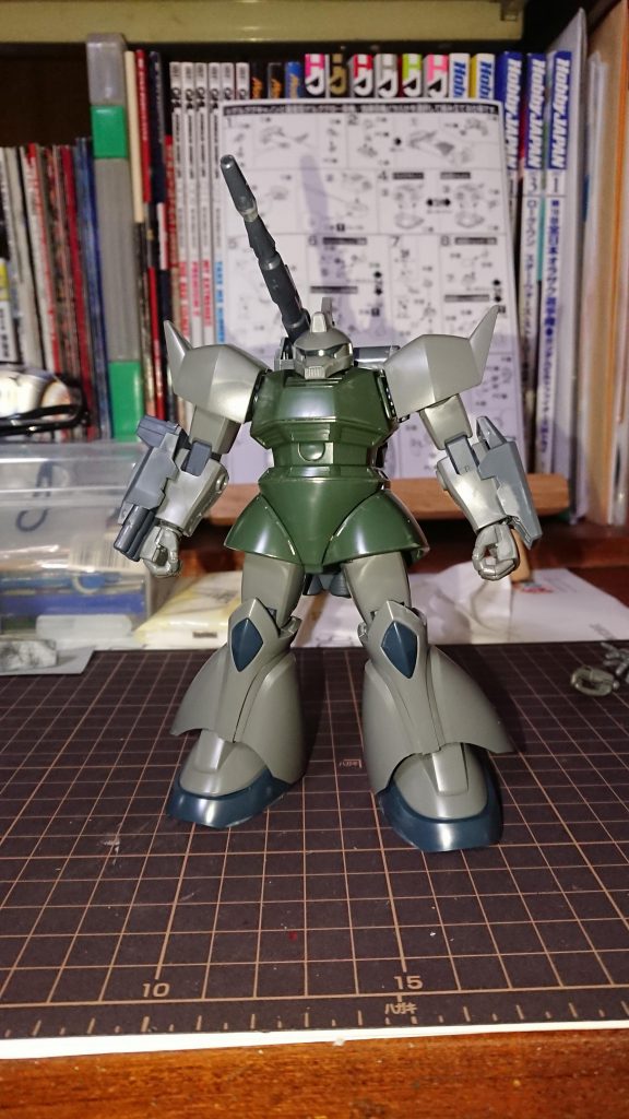 素組から合わせ目を消して、塗装。