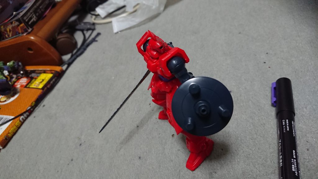 守備力重視のベース機に対して、メリクリウス=フェイズは近接格闘戦に特化したMS。高出力のビームサーベルとバルカンとビーム砲内蔵の円形のシールドを装備する。頭部形状をヴァイエイトのものに変更しているため、ヴァイエイトの改修機と間違われる場合も少なくない。