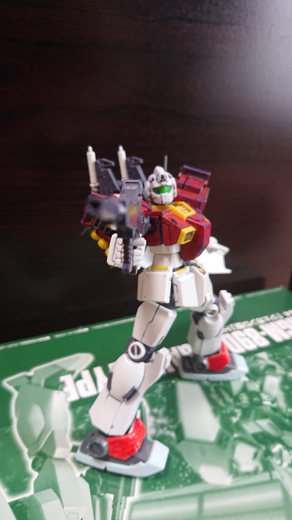 ビーム・ライフル
Eパックを採用しており、継戦能力が高く、主力は2.6Ｍｗと普通。