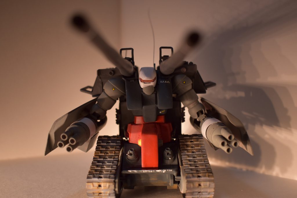 いくら主兵装が低反動とも言えど内部のコアファイターに負荷がかかってしまうのでコアブロックシステムは廃止し装甲の強化、対反動設備を導入している。