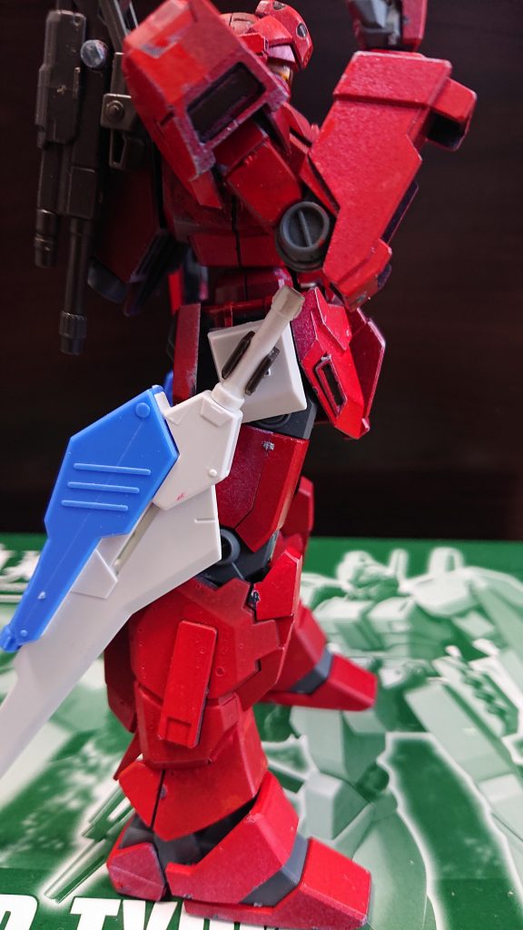 ＭＶＳの装備位置を腰部サイドアーマーに変更しました。腰部サイドアーマーはパワードジムカーディガンのものです。