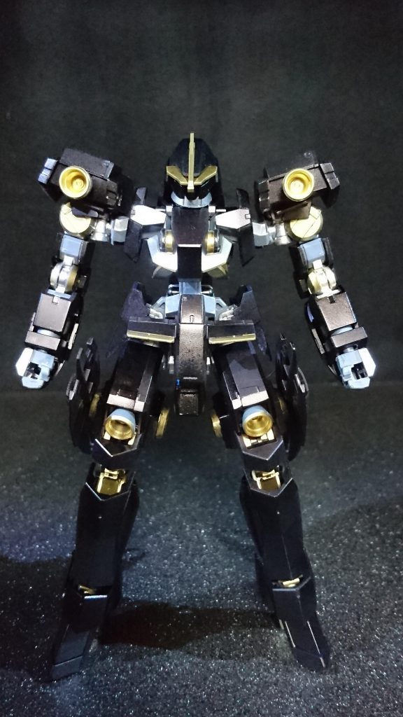 正面  イメージとしては高級感のあるレーシングカーをイメージしながら作りました。