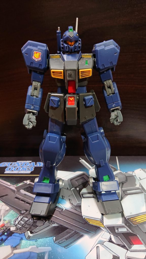 ↑フロントビュー
 一時間程前、ティターンズの指揮官と713部隊の司令官(当時)通しの会話があった。
◆ティターンズ指揮官A「713部隊へ通告する！直ちに投降せよ！」
◆碇ゲンドウ「我々に投降する気は毛頭ない。そもそも一週間前にそちらがこちらに対して問題行動をして来て投降しろなどとw」
 無論、ティターンズ側は隊員にこの会話があったことは話さない。そのため、ティターンズの隊員には現在、
◆ティターンズ指揮官A「713部隊は所持しているG-3ガスを使用し、コロニーでテロを起こそうとしている！以下略」と放送している。