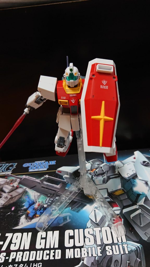 ↑ビーム・サーベルを抜きアスハの方へ向かうトシカズのジムII