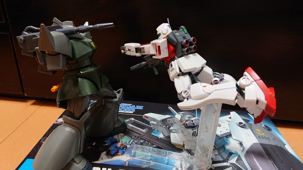 ↑斬りかかるアスハのジムII
◆アスハ「落ちろー！」
しかし…