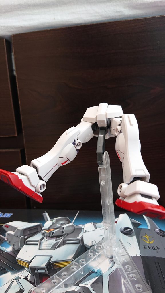 ↑撃墜された別小隊のジムII
◆連邦軍パイロット「くそっ！こいつらー！」
◆防衛隊司令官「久保の小隊は？」
◆連邦軍オペレーターB「あと2分で戦闘宙域に到着します！」