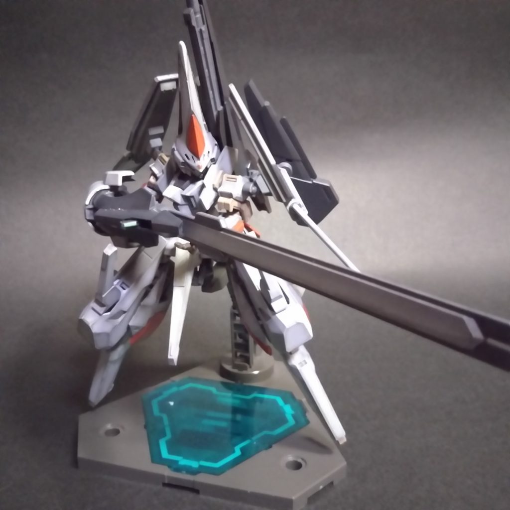 マッドハッターの名に相応しい姿を…と、イメージして浮かんだ物のBプラン。エルガイムMK=２をイメージしてみましたw
本来は、それらしく見せられるパーツがほぼ揃っているじゃないか‼️とゆう事で、ダブルゼッツーをベースに作ろうと思っていたネタですが、こちらのほうが面白カッコ良さそうだったので…w(￣▽￣;)