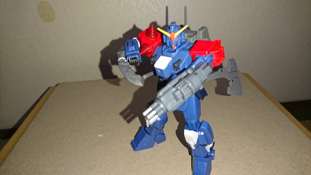 アームナイフとアームガトリング
アームナイフはヒートソードになっている
アームガトリングは実弾になっている