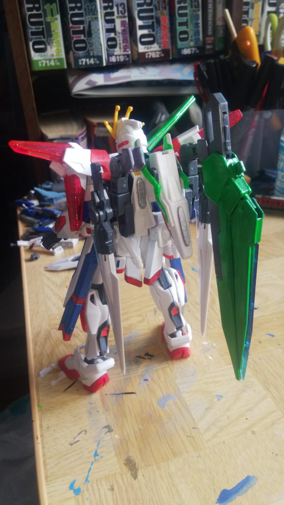 本来のユニバース・ブースターでしたらスターシステムの使用に必要なクリアパーツは銀色に

これは、AGE2ダークハウンドのフラッシュアイをイメージしました

後ろから攻撃した人にピカー( ・∀・)つ巛光;ﾟДﾟ)ﾉ