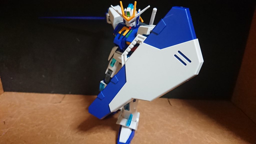 まさかのビームサーベルが単色成型のパーツになってるとは思わなかった・・・