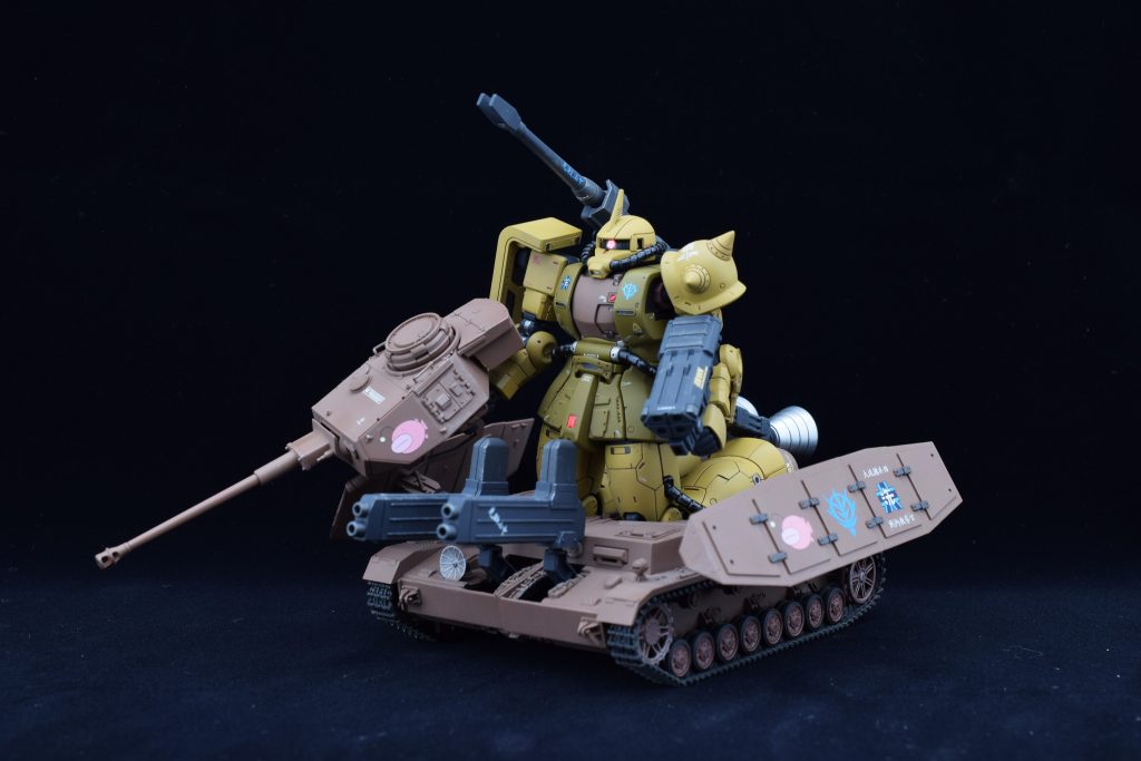 タンク形態では火力を全面に押し出し