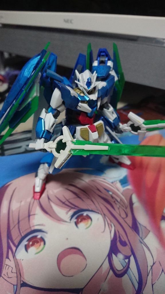 射撃武装はバインダーガンのみで接近戦を得意とする