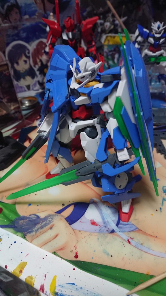 クアンタの良さを左側に詰め込むだけではなく対戦相手のダイバーのパーツを奪い取ったことをイメージして付けました