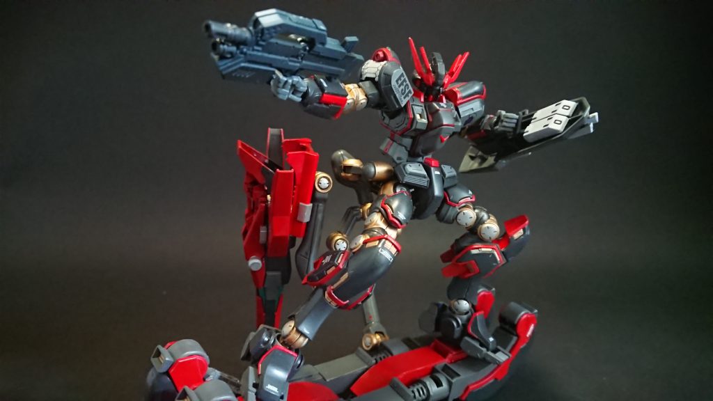 アトラスとの差別化としてサブレッグを連結してサーフボードのように乗り、トリッキーな動きをする設定(前述のニルヴァーシュ的な)
それにともない各武装はアトラスより軽量化されたモノを付けてる感じです。