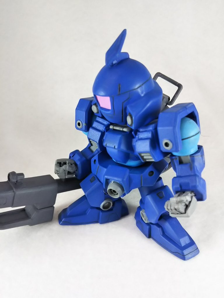 頭部はクロスボーンX1をベースに。
それ以外は1/144キットを縮めてます。