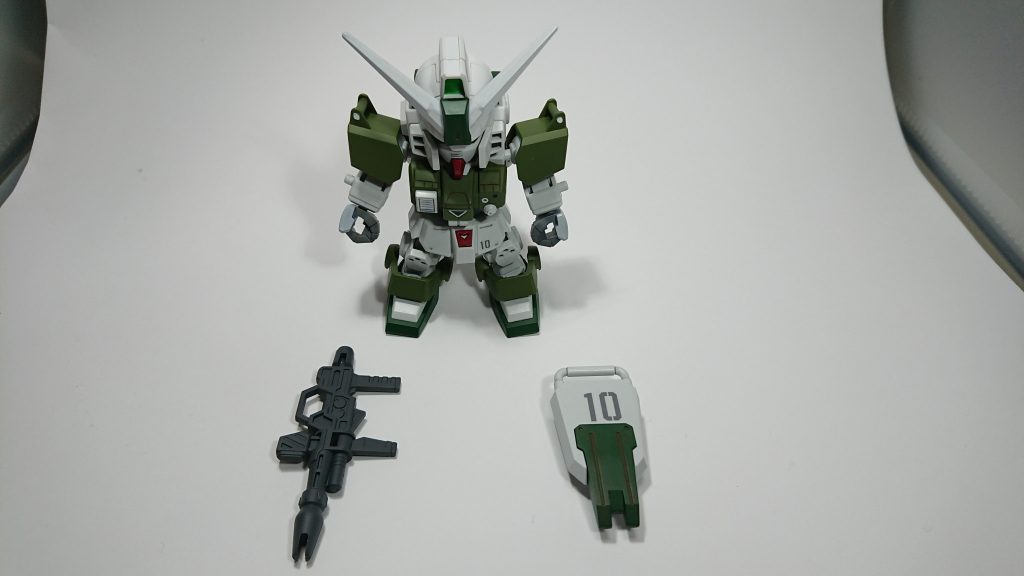 武器はライフルとシールドです。
「山間部では180mmなんて打たないって!」という時間との戦いでキャノンは仕上げず:( ;´꒳`;)