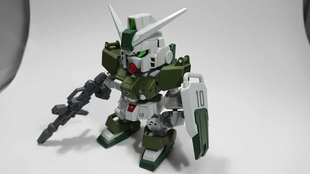 武器持ち。
この角度お気に入りです(* ॑꒳ ॑*)
番号の10にはなんの意味もないです。
「05」とかにしようとしたら風でシールが動きこの結果に( ´ ᐞ ` )