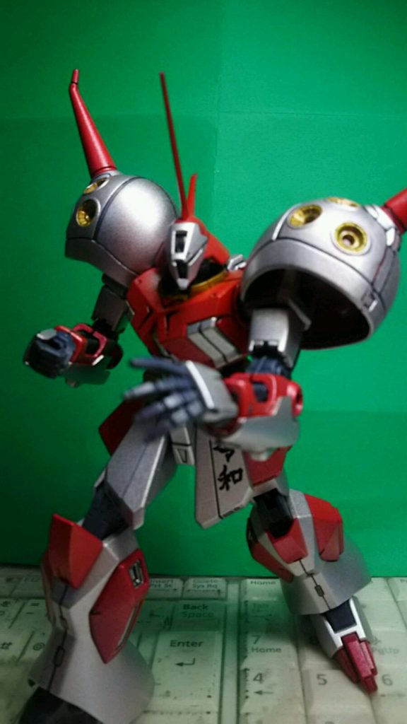 ウルトラマンっぽいポーズで