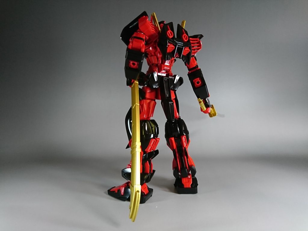 1/100 レッドフレーム–2枚目/制作者：滝 由佳理