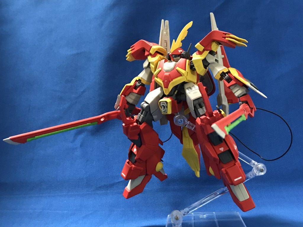 両手の対艦刀シュベルトゲベールはジャスティマを参考にエネルギー供給ケーブルを接続しました。
股間のエネルギー供給口はカラミティのスキュラっぽく改造してあります。