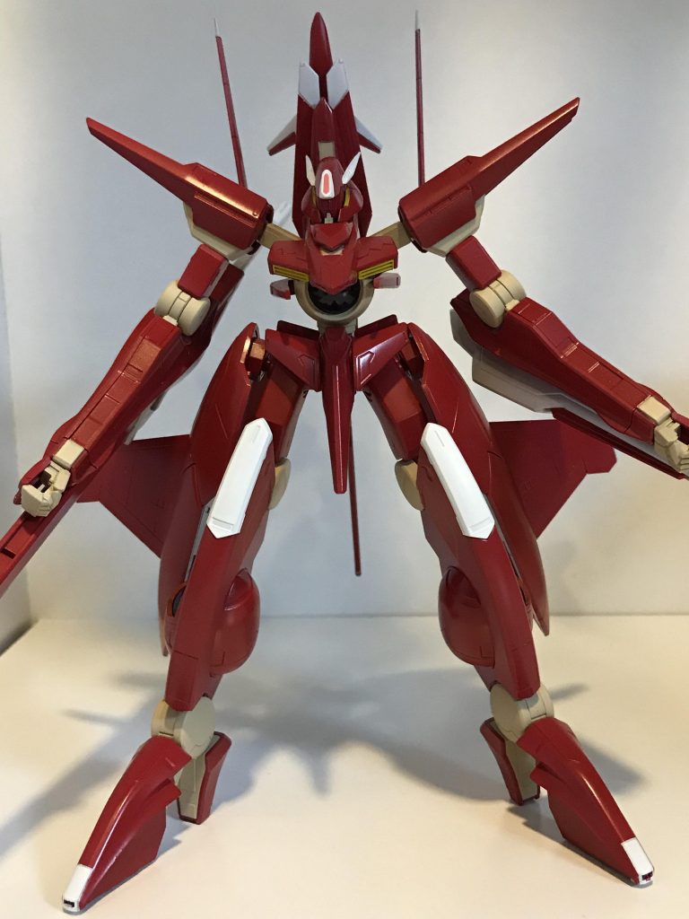 FRONT
長い腕など普通のMSとはかけ離れた体型です