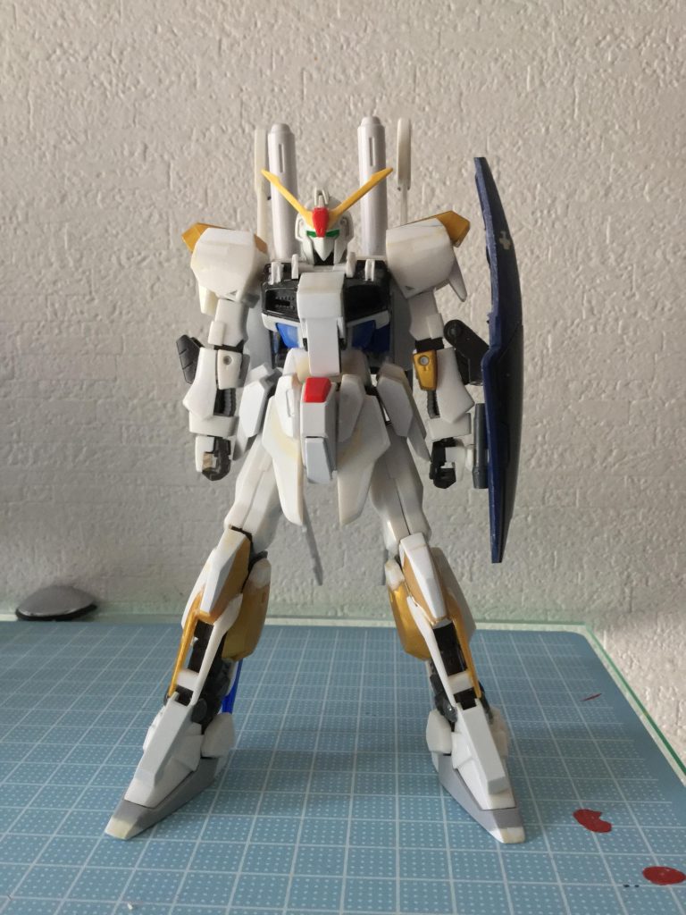 頭部:zガンダム
腹部:ストライクフリーダム
腕、脚:ルナゲイザー
シールド:ジム