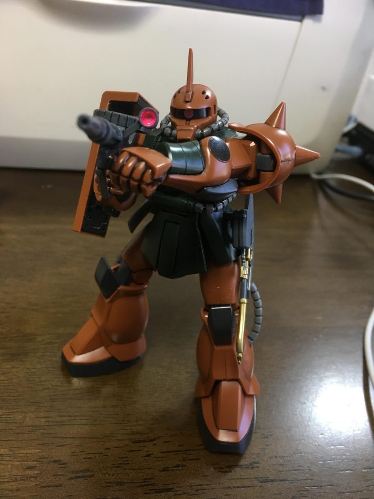 木馬も連邦のモビルスーツもこのマシンガンで蜂の巣にしてやる！