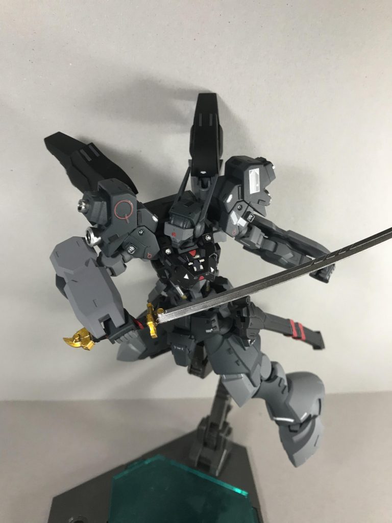 普段はファレホ塗料の筆塗りのみで仕上げていますが、今回は久々にスプレー塗装で仕上げ、細かい部分塗装のみファレホの筆塗りで行いました。