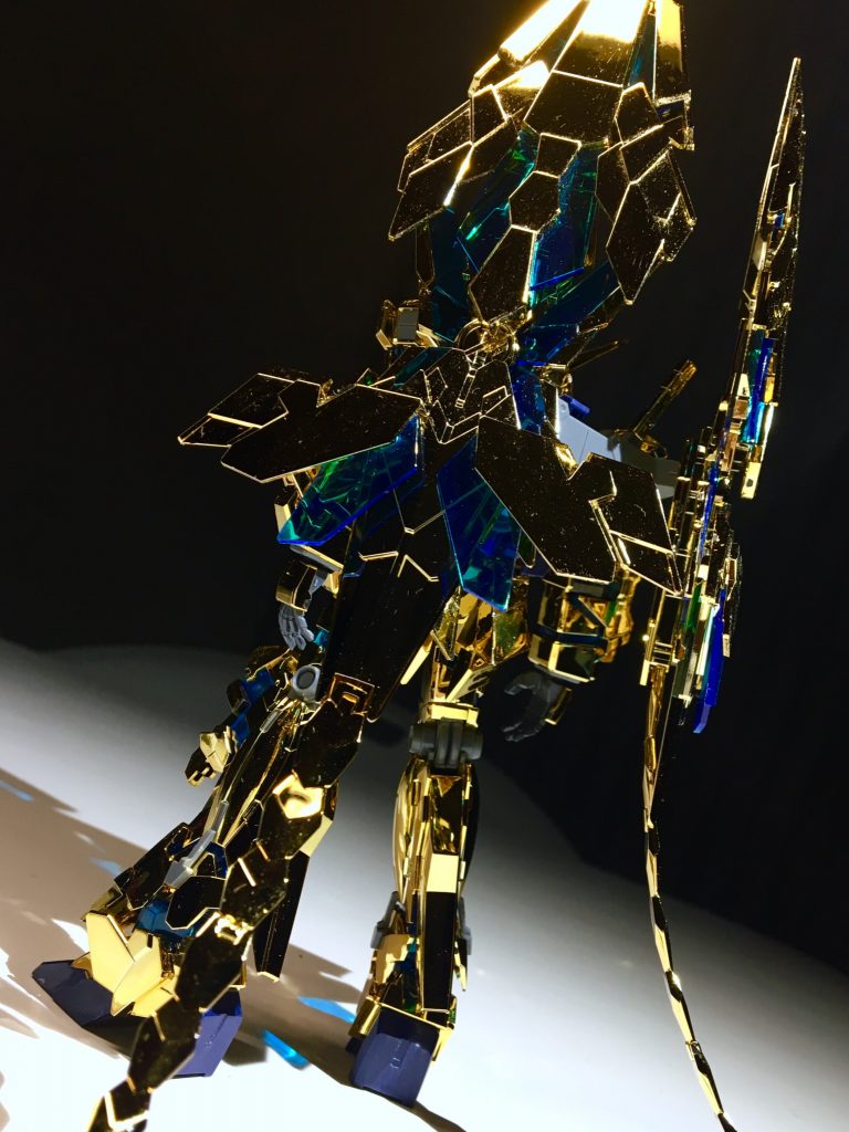 アームドアーマーDEは平面が広くて、暗い部屋で撮影したらほぼ真っ黒にw