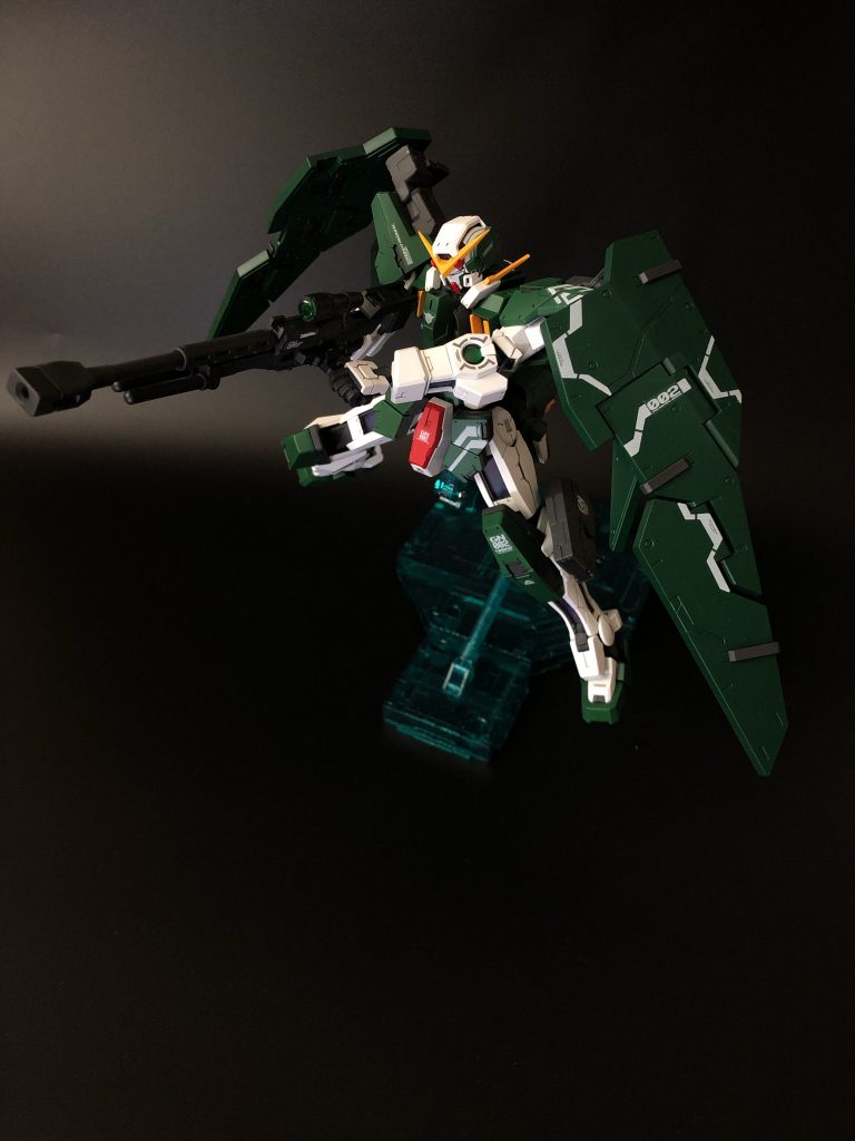 グレーのパーツが2色に分かれているのですが もう少し明暗をはっきりつければよかったかなと思いました。