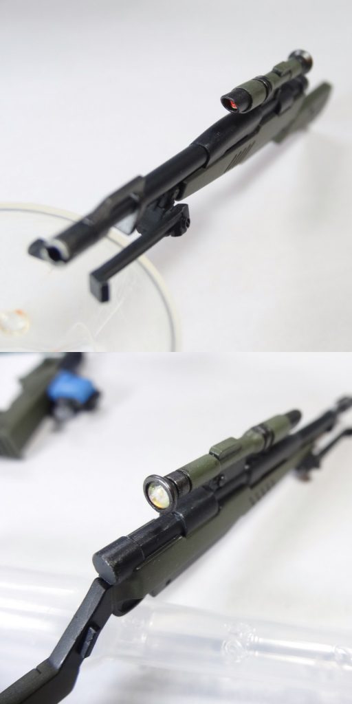 ライフルはバイポッドを追加、スコープにオーロラのホログラムシールのクリアレンズをはめ込みました。