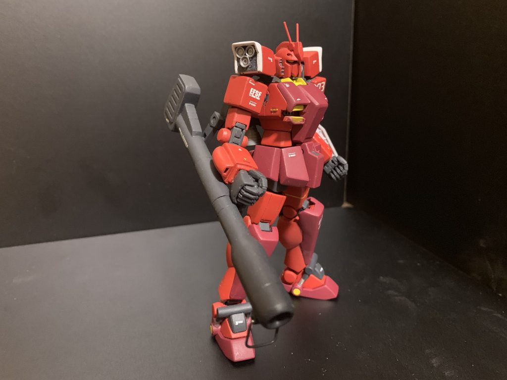 バズーカは初登場時のジャイアントバスの砲身にハイパーバズーカの弾倉くっ付けたようなデザインを採用してます^_^