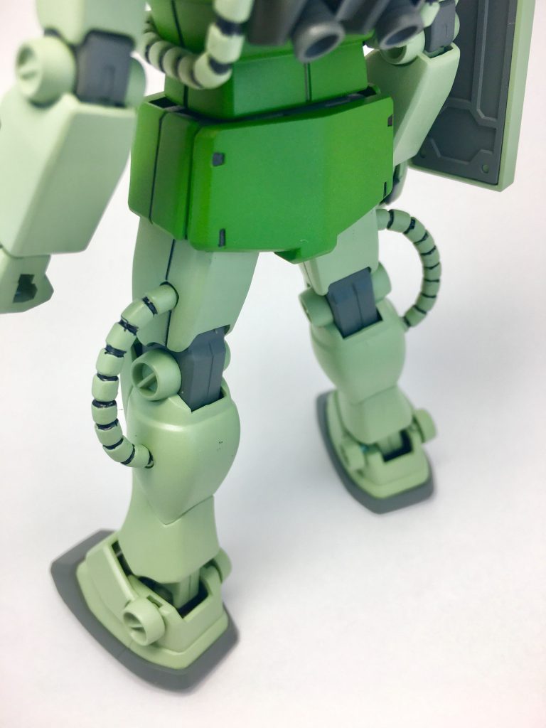 脚も動力パイプと膝以外はそのまま